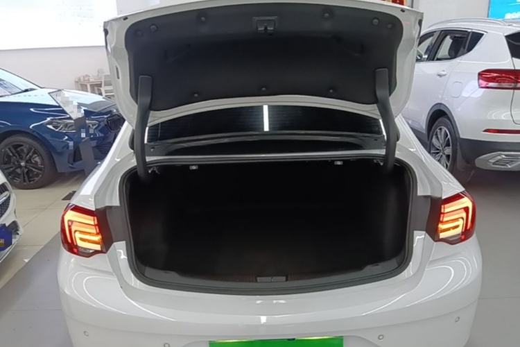 Used Buick Regal 2024 25T Deluxe Edition Trunk