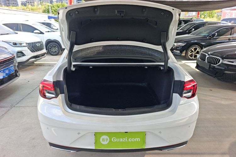 Used Buick Regal 2024 25T Deluxe Edition Trunk