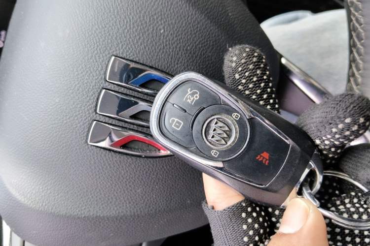 Used Buick Regal 2024 25T Deluxe Edition Vehicle Key