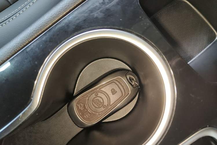 Used Buick Regal 2024 25T Deluxe Edition Vehicle Key