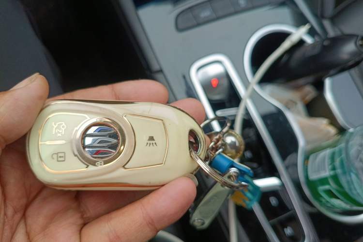 Used Buick Regal 2024 25T Deluxe Edition Vehicle Key