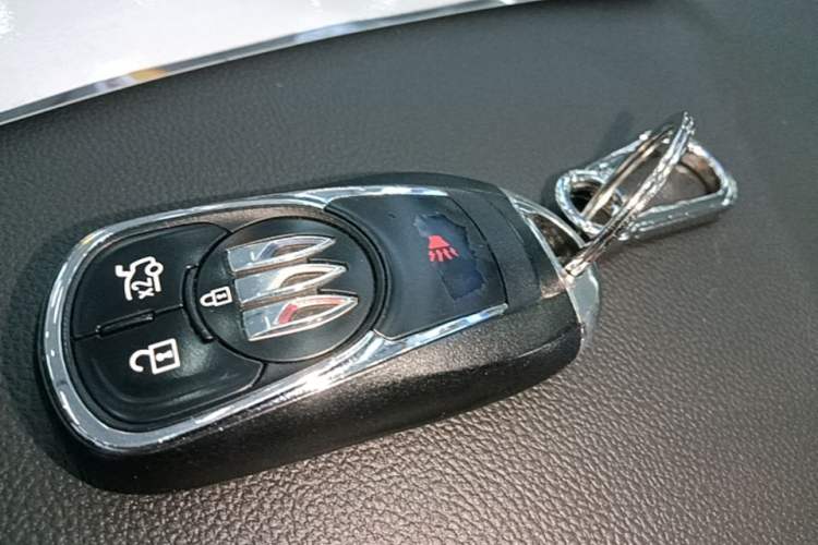 Used Buick Regal 2024 25T Deluxe Edition Vehicle Key
