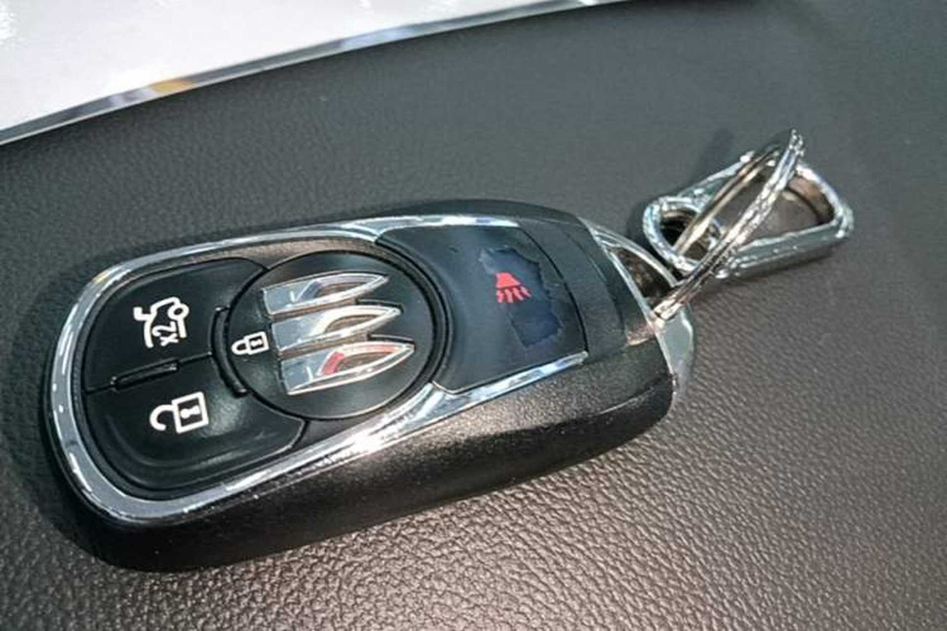 Used Buick Regal 2024 25T Deluxe Edition Vehicle Key
