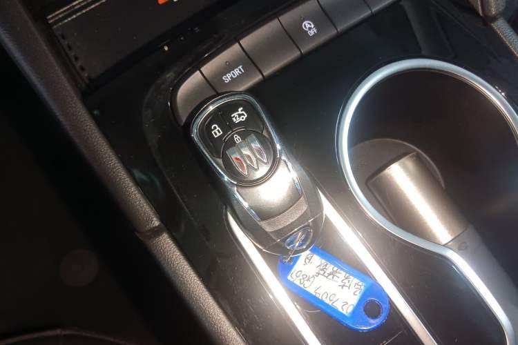 Used Buick Regal 2024 25T Deluxe Edition Vehicle Key
