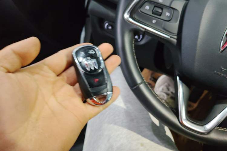 Used Buick Regal 2024 25T Deluxe Edition Vehicle Key