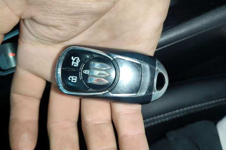 Used Buick Regal 2024 25T Deluxe Edition Vehicle Key