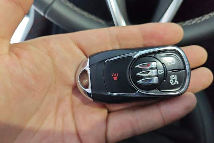 Used Buick Regal 2024 25T Deluxe Edition Vehicle Key
