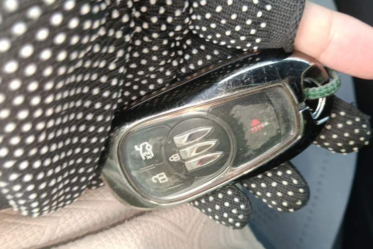 Used Buick Regal 2024 25T Deluxe Edition Vehicle Key