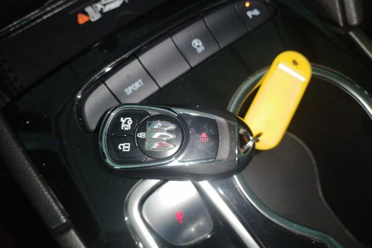 Used Buick Regal 2024 25T Deluxe Edition Vehicle Key