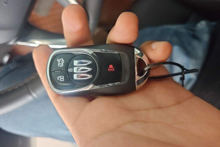 Used Buick Regal 2024 25T Deluxe Edition Vehicle Key