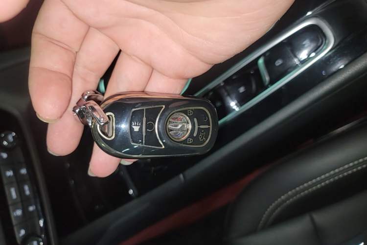 Used Buick Regal 2024 25T Deluxe Edition Vehicle Key