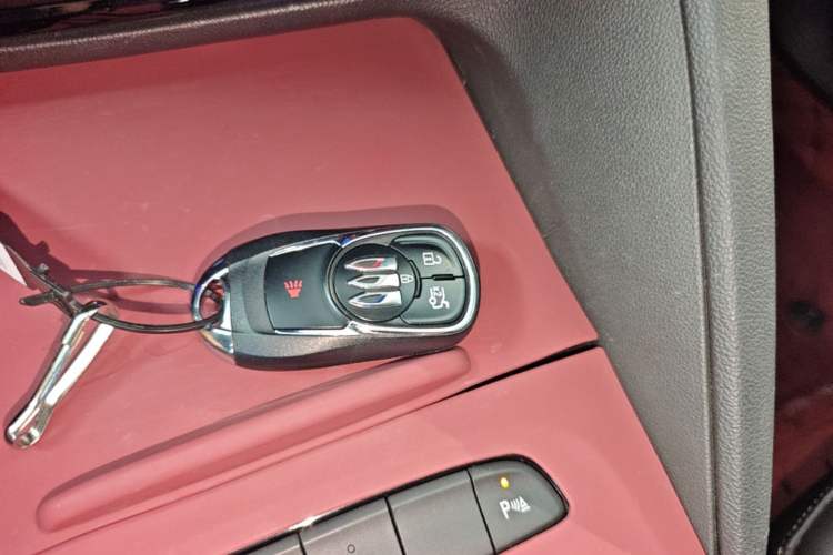Used Buick Regal 2024 25T Deluxe Edition Vehicle Key