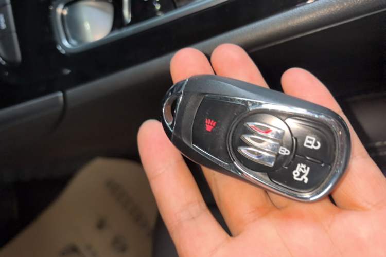Used Buick Regal 2024 25T Deluxe Edition Vehicle Key