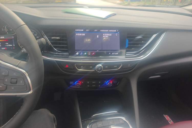 Used Buick Regal 2025 Model 25T Ultra-Enjoyment Edition Audio And AC Panel