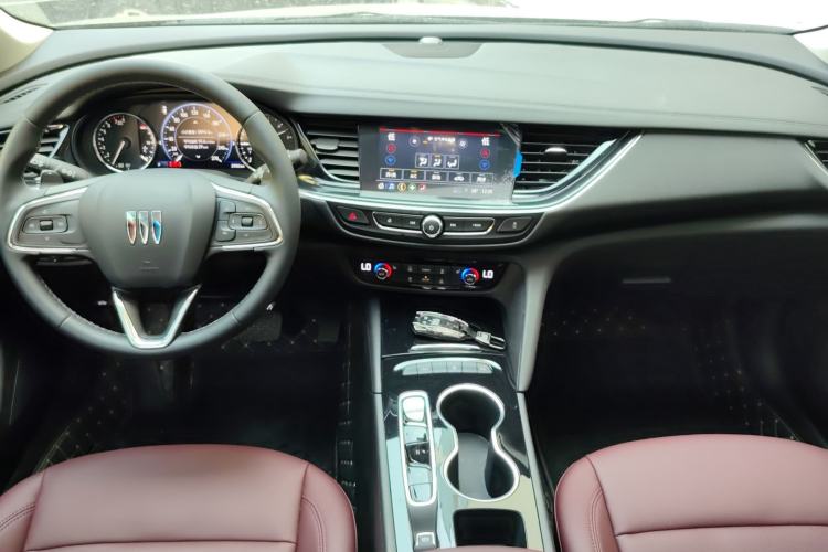 Used Buick Regal 2025 Model 28T Long-Range Enjoyment Edition Center Console