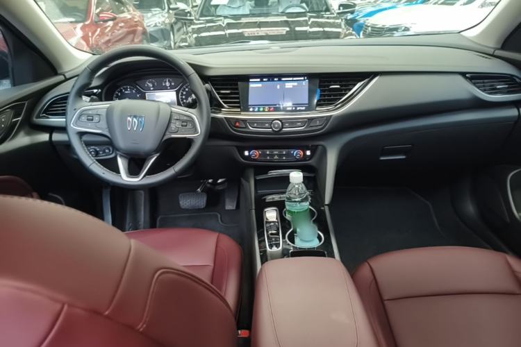 Used Buick Regal 2025 Model 25T Ultra-Enjoyment Edition Center Console