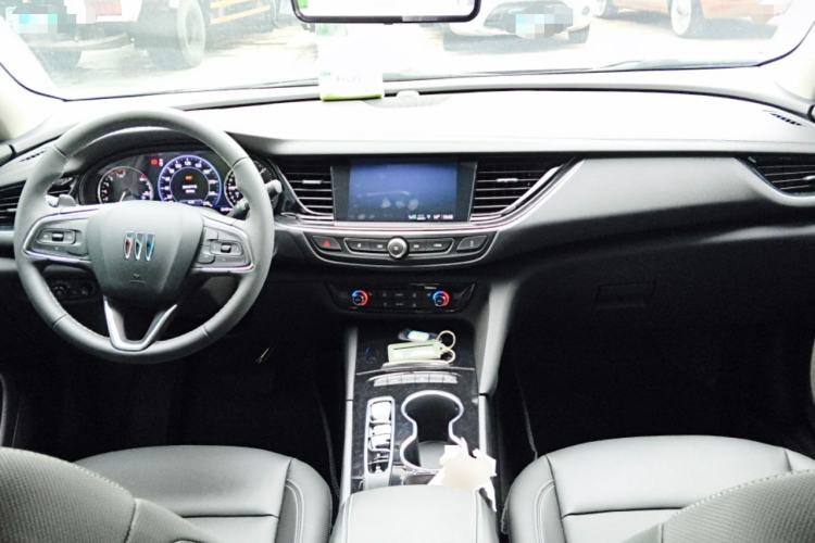 Used Buick Regal 2025 Model 28T Long-Range Enjoyment Edition Center Console