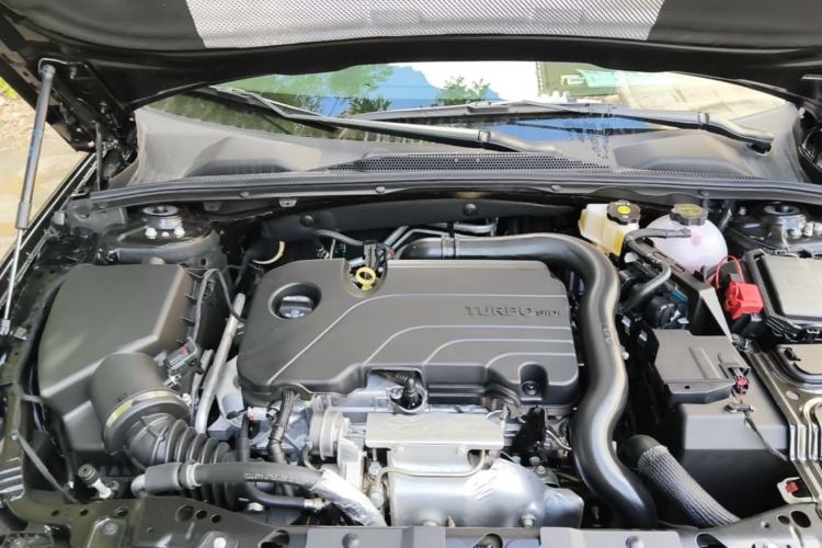 Used Buick Regal 2025 Model 25T Ultra-Enjoyment Edition Engine Bay