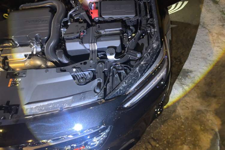 Used Buick Regal 2025 Model 25T Ultra-Enjoyment Edition Engine Bay Left