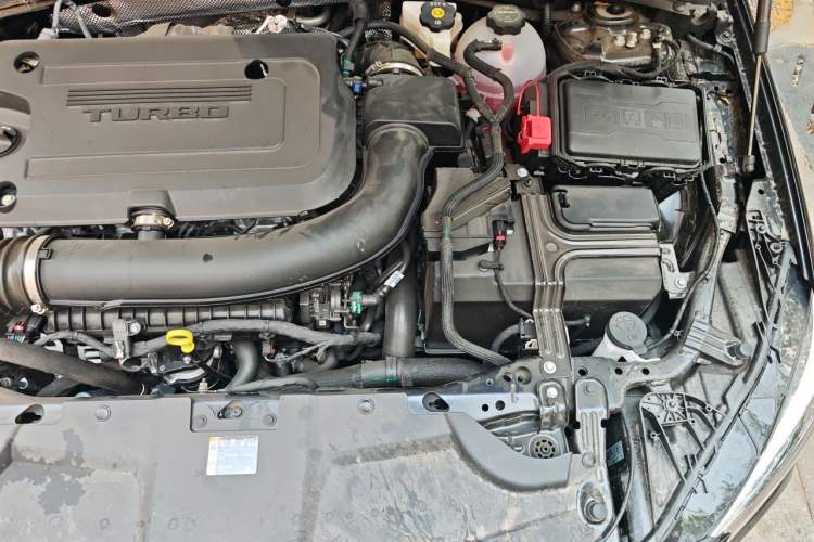 Used Buick Regal 2025 Model 28T Long-Range Enjoyment Edition Engine Bay Left