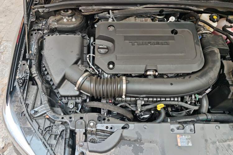 Used Buick Regal 2025 Model 28T Long-Range Enjoyment Edition Engine Bay Right