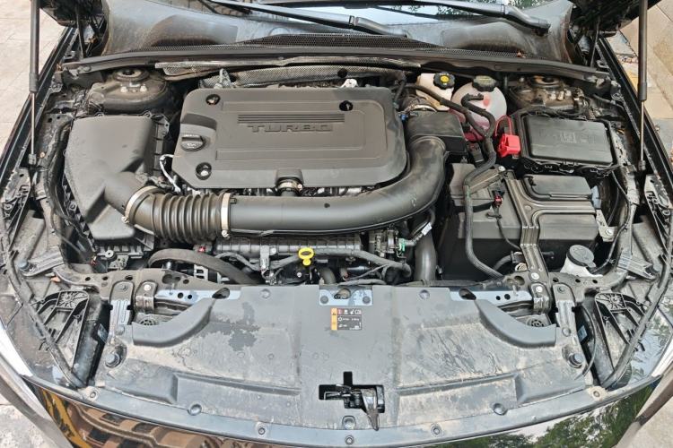 Used Buick Regal 2025 Model 28T Long-Range Enjoyment Edition Engine Bay