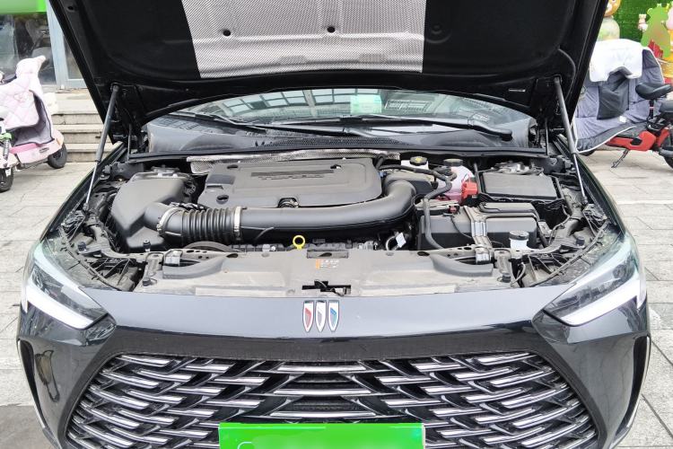Used Buick Regal 2025 Model 28T Long-Range Enjoyment Edition Engine Bay