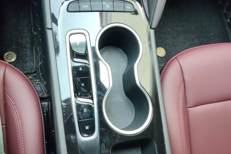 Used Buick Regal 2025 Model 28T Long-Range Enjoyment Edition Gear Lever