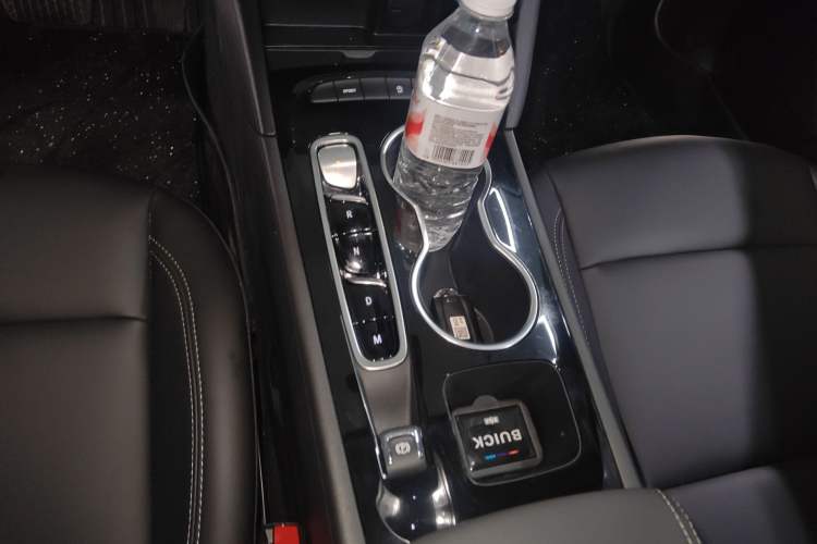 Used Buick Regal 2025 Model 25T Ultra-Enjoyment Edition Gear Lever