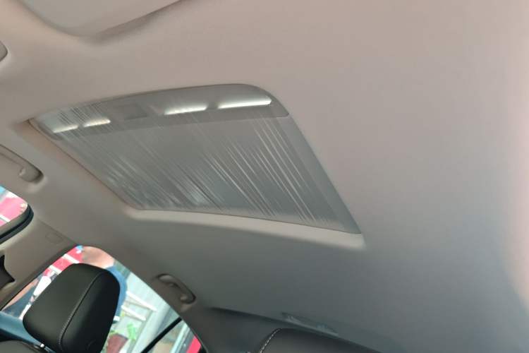 Used Buick Regal 2025 Model 28T Long-Range Enjoyment Edition Headliner