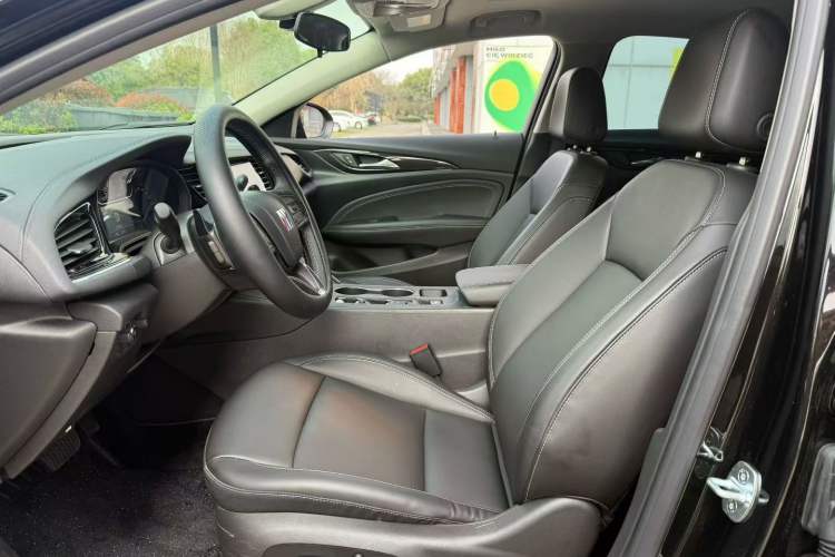 Used Buick Regal 2025 Model 25T Ultra-Enjoyment Edition Interior 2