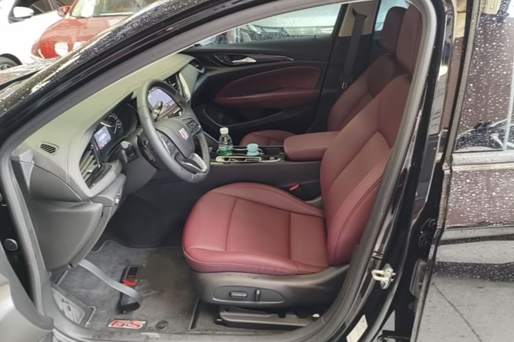 Used Buick Regal 2025 Model 25T Ultra-Enjoyment Edition Left Front Seat