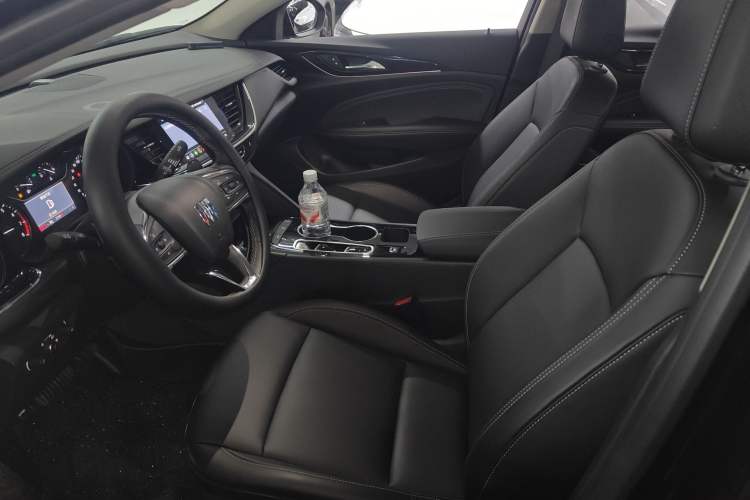 Used Buick Regal 2025 Model 25T Ultra-Enjoyment Edition Left Front Seat