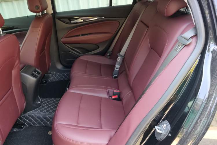 Used Buick Regal 2025 Model 28T Long-Range Enjoyment Edition Left Rear Seat