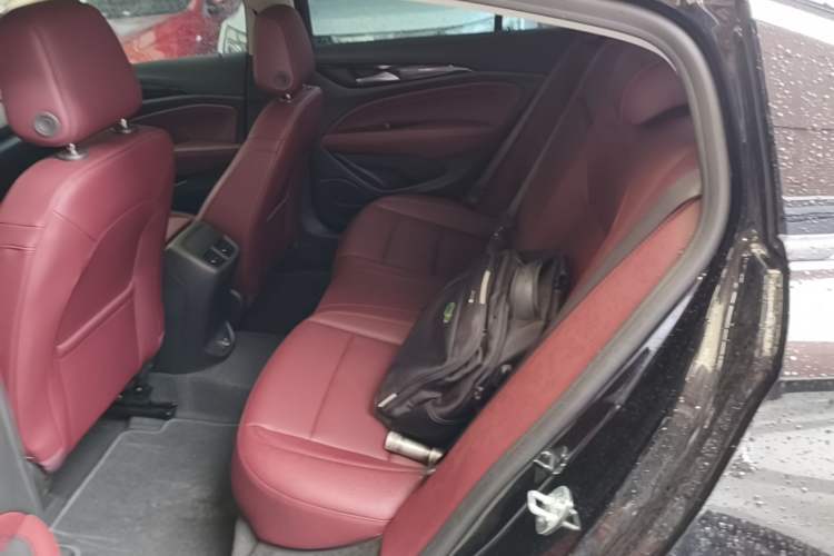 Used Buick Regal 2025 Model 25T Ultra-Enjoyment Edition Left Rear Seat