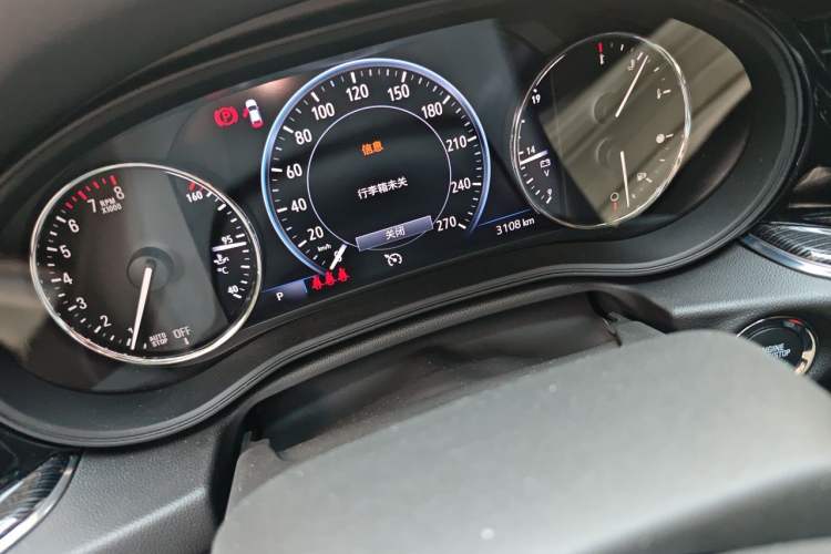 Used Buick Regal 2025 Model 28T Long-Range Enjoyment Edition Odometer Close Up