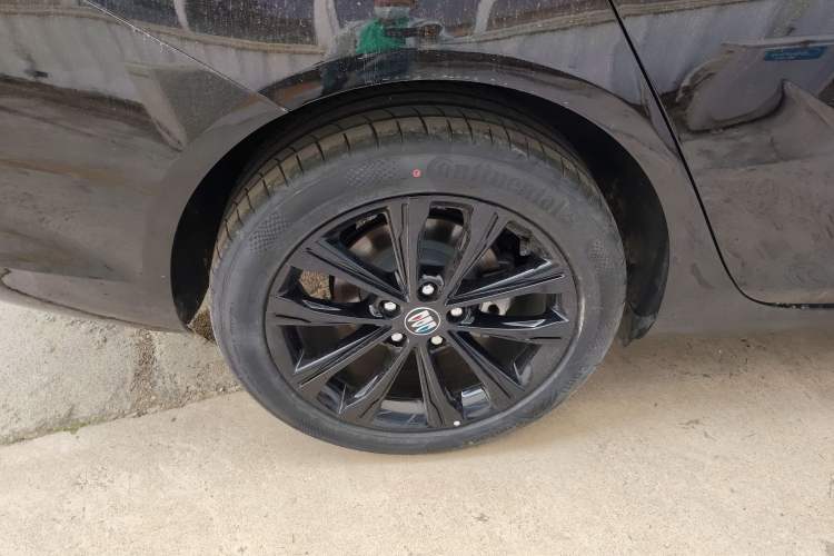 Used Buick Regal 2025 Model 28T Long-Range Enjoyment Edition Right Rear Wheel Hub