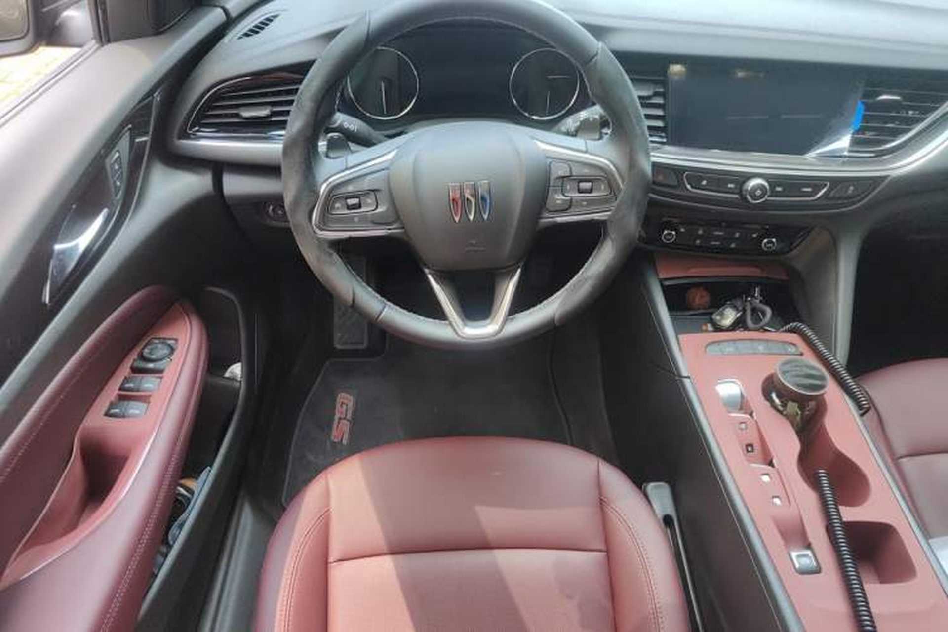 Used Buick Regal 2025 Model 28T Long-Range Enjoyment Edition Steering Wheel