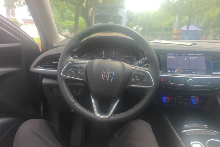 Used Buick Regal 2025 Model 25T Ultra-Enjoyment Edition Steering Wheel