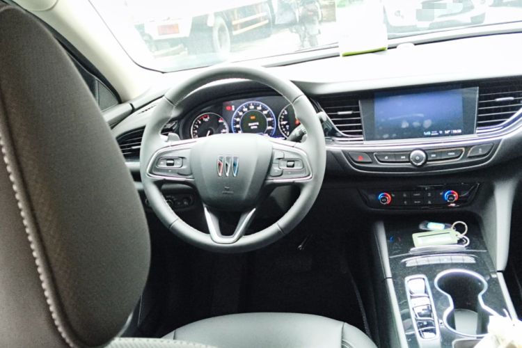 Used Buick Regal 2025 Model 28T Long-Range Enjoyment Edition Steering Wheel