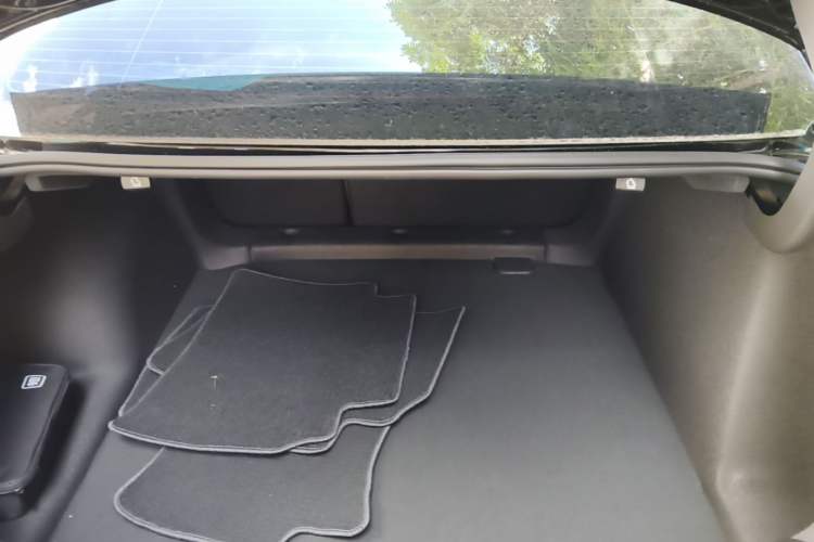 Used Buick Regal 2025 Model 25T Ultra-Enjoyment Edition Trunk