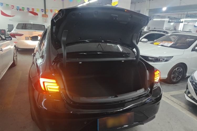 Used Buick Regal 2025 Model 25T Ultra-Enjoyment Edition Trunk