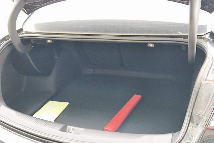 Used Buick Regal 2025 Model 28T Long-Range Enjoyment Edition Trunk