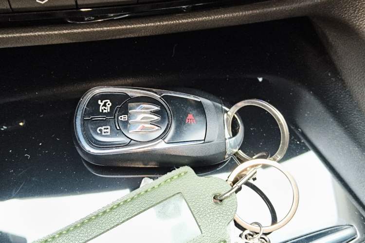 Used Buick Regal 2025 Model 28T Long-Range Enjoyment Edition Vehicle Key