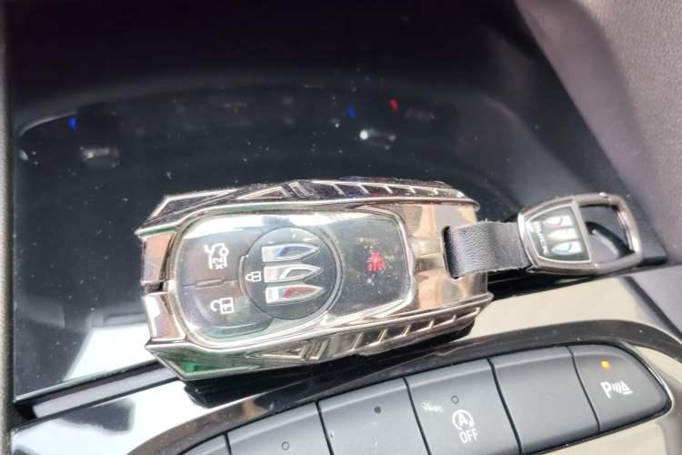 Used Buick Regal 2025 Model 28T Long-Range Enjoyment Edition Vehicle Key