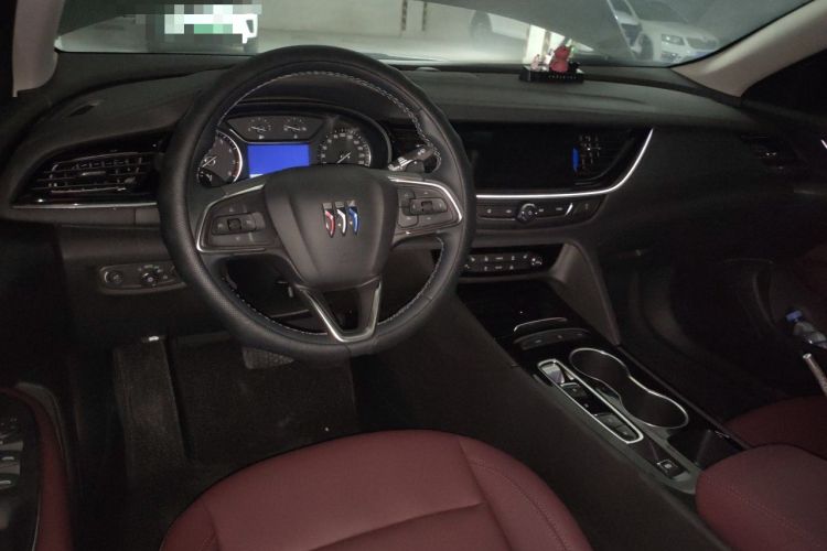 Used Buick Regal 2025 Model 25T Ultra-Enjoyment Edition Center Console