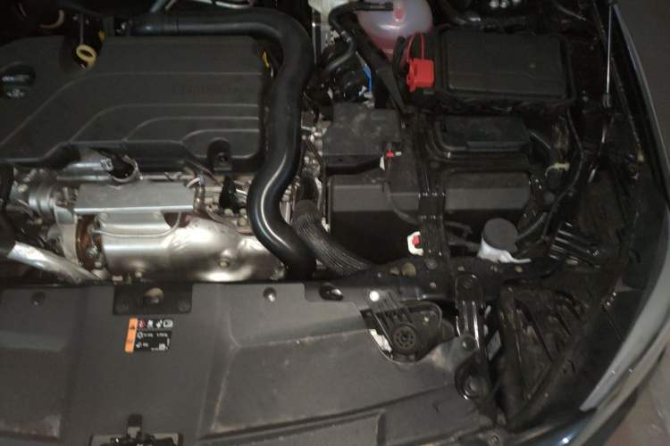 Used Buick Regal 2025 Model 25T Ultra-Enjoyment Edition Engine Bay Left