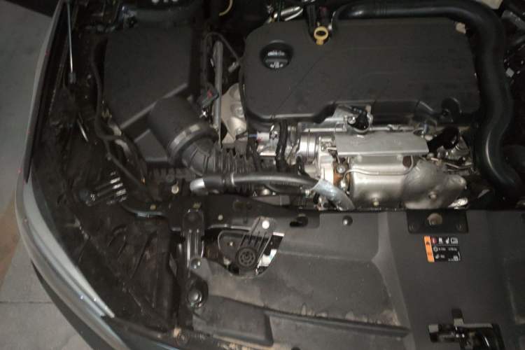 Used Buick Regal 2025 Model 25T Ultra-Enjoyment Edition Engine Bay Right