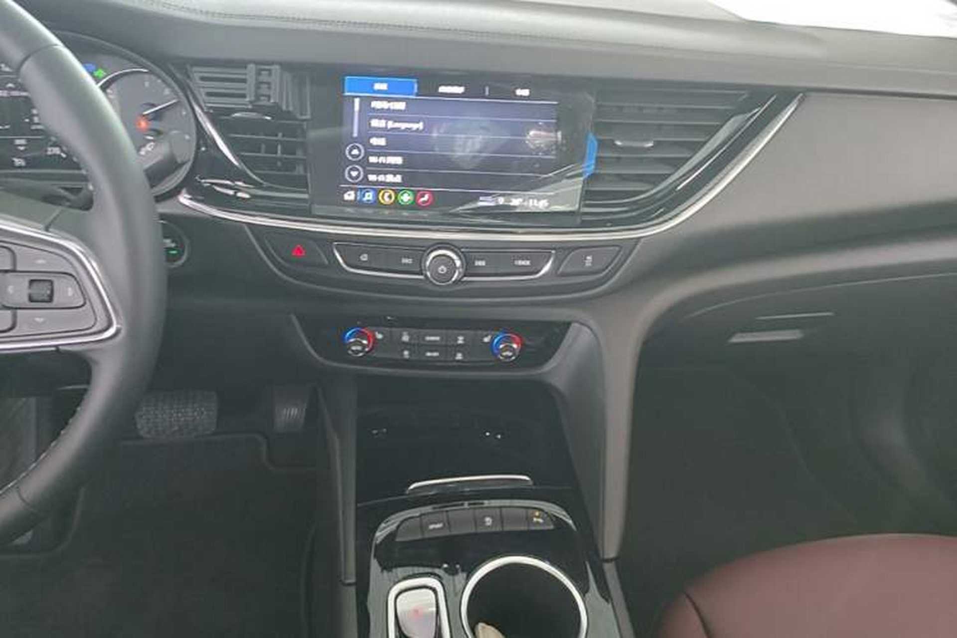 Used Buick Regal 2025 Model 28T Long-Range Enjoyment Edition Audio And AC Panel