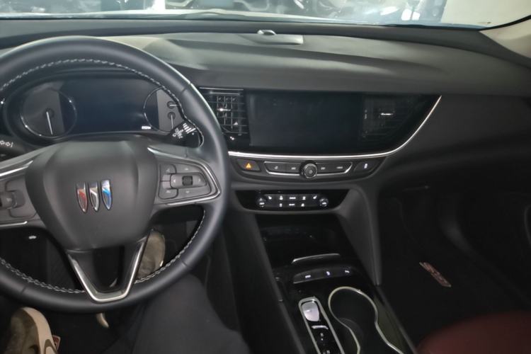 Used Buick Regal 2025 Model 28T Long-Range Enjoyment Edition Center Console